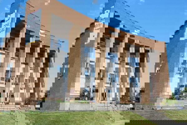 Trường Trung Học Beurling Academy - Quebec, Canada